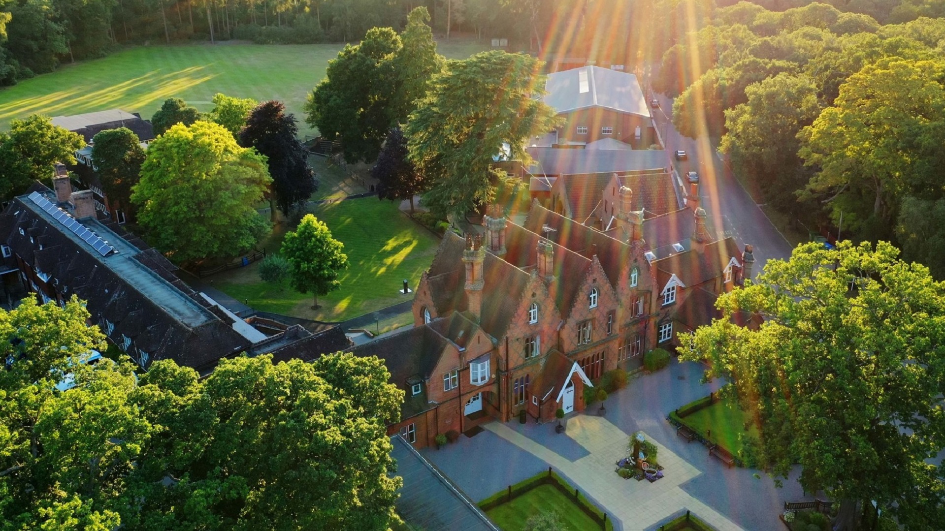 Feltonfleet School Cobham Surrey England isbi Schools