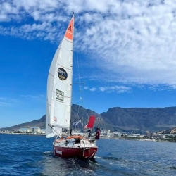 Simon Curwen: Golden Globe Race 2022 - 1st at the Cape Town Gate