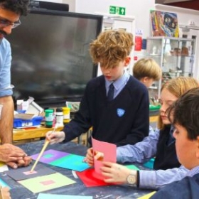 Artist Benjamin Senior Visits Dulwich Senior School - Photo 2