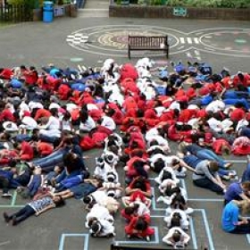 Northwood College Celebrates The Queen's Diamond Jubilee - Photo 1