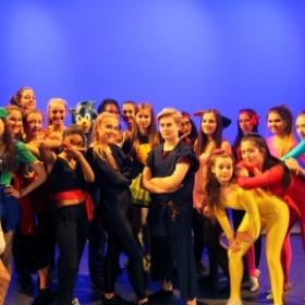 Mesmerising Dance Show! - Photo 1