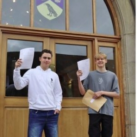 Ellesmere College Celebrates GCSE Results! - Photo 2