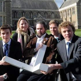 King's Bruton Art Scholars assist in award winning London Olympics project - Photo 1