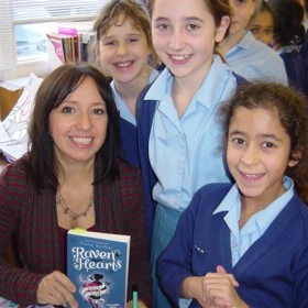 Children's Author and former pupil visits St. Mary's School - Photo 1