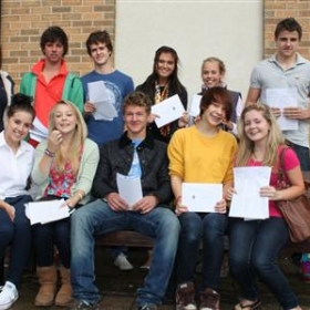 Clean sweep for top class students - Photo 1