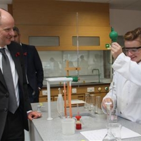 Launch of new-look laboratories - Photo 2