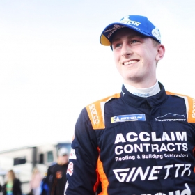 Masterful McNeilly wins again for Fox Motorsport at Donington - Photo 1