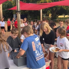 Year 5 Cosy Camping - Photo 2