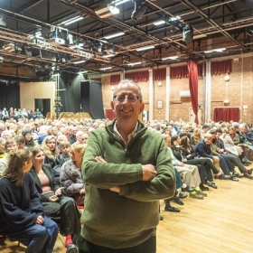 Reverend Richard Coles rounds off autumn Mercers’ Lectures at Dauntsey’s - Photo 1