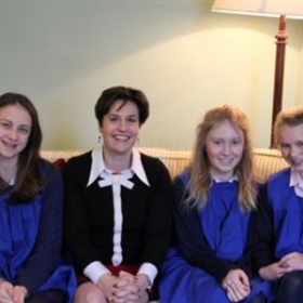 Godolphin girls win Salisbury Rotary Youth Speaks competition - Photo 1