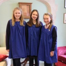 Godolphin girls win Salisbury Rotary Youth Speaks competition - Photo 2