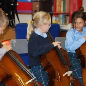 Gresham's Year 4 learn the cello - Photo 2