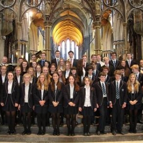 Chapel Choir Sing in Worcester Cathedral - Photo 3