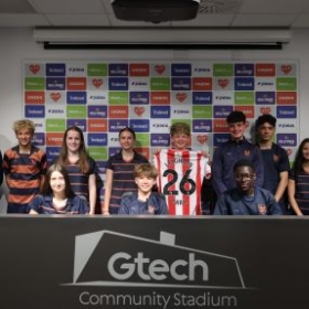Going Premier: Leighton Park School Partners with Brentford FC CST - Photo 2