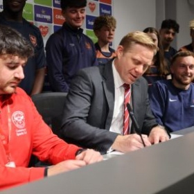 Going Premier: Leighton Park School Partners with Brentford FC CST - Photo 3
