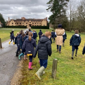 Year 4 Visit Ufton Court - Photo 2