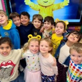 Dots and dance moves - Photo 2