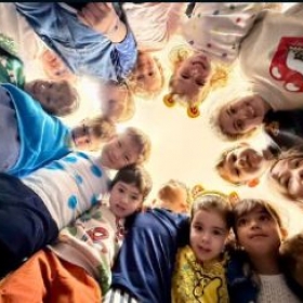 Dots and dance moves - Photo 3