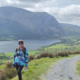 Parent tackles Mount Snowdon to raise funds - Photo 3