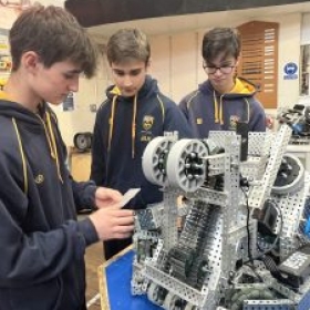 Vex Robotics At Cranleigh - Photo 2