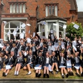 Outstanding Scholarship Success and Pre-Senior Baccalaureate Exam Results - Photo 2