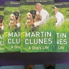 Kingsley Hosts Martin Clunes for Appledore Book Festival Opening Night - Photo 2