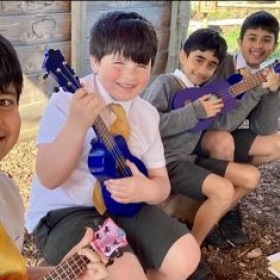 Ukulele Lessons in the Sunshine - Photo 2
