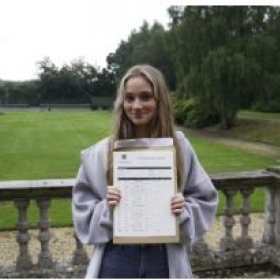 Sherfield School Celebrates Exceptional GCSE Achievements - Photo 2